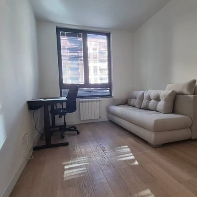 Location d’un appartement meublé et lumineux de 3 pièces, 73 m², Belgrade, Serbie